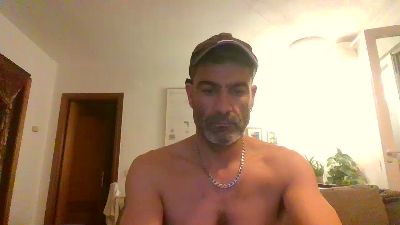 hotreds webcam model stream image