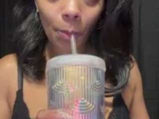 rakiyah-charms webcam model stream image