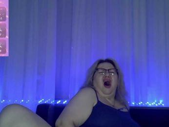 AngelinaGlam webcam model stream image