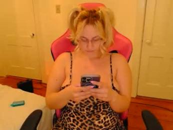 switchykitty webcam model stream image