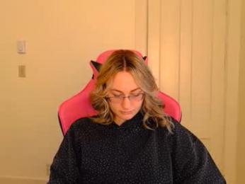 switchykitty webcam model stream image