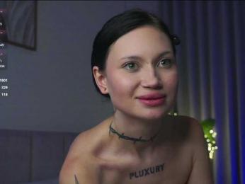 PLUXURY- webcam model stream image