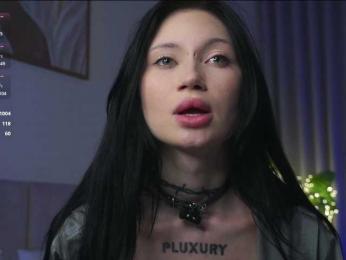 PLUXURY- webcam model stream image