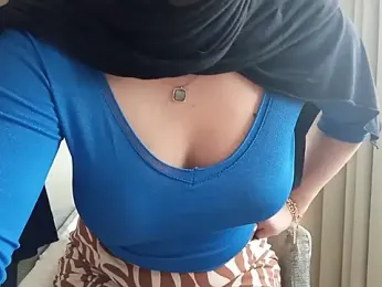 gizzz34 webcam stripchat model stream image