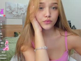 flooora_0 webcam model stream image