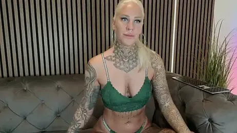 Lara-CumKitten webcam stripchat model stream image