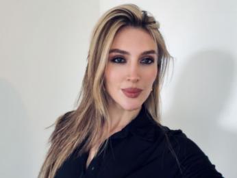 LilaFerrari webcam model stream image