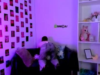 gloria_bubble webcam model stream image