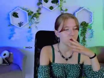 gloria_bubble webcam model stream image