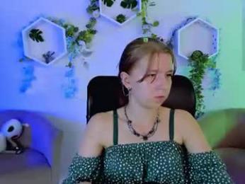 gloria_bubble webcam model stream image