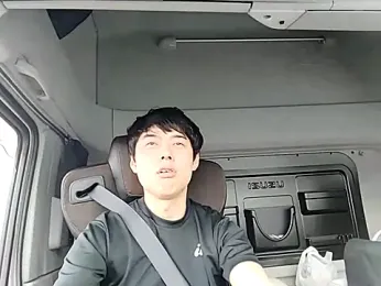 whitebriefboy webcam model stream image