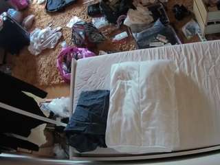 voyeurcam-julmodels-whitebed-5 webcam camsoda model stream image