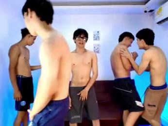 chillbicrew webcam model stream image