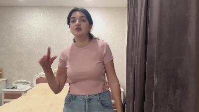 LizPabelick webcam model stream image