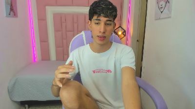 FerPhoenix_ webcam model stream image