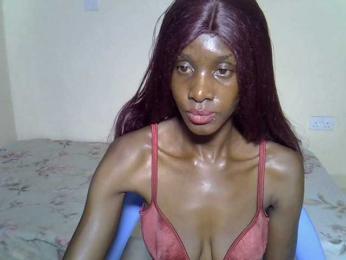 Petitebetty webcam bongacams model stream image