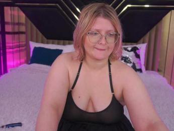 KiraKolobok webcam bongacams model stream image