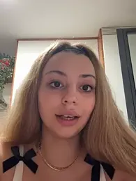 Noeliagglow webcam model stream image