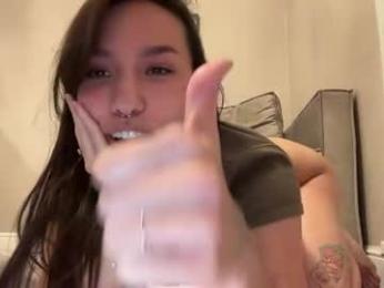 friend_foryou webcam model stream image