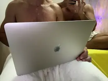 CasadoLutadorBigStuds webcam stripchat model stream image