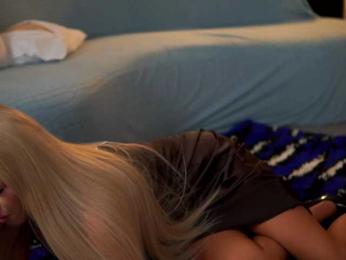 LisetteLuxe webcam model stream image