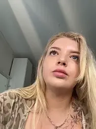 OdriOlsens webcam model stream image