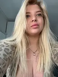 OdriOlsens webcam model stream image