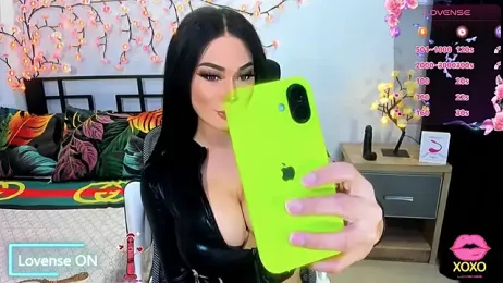 DevineHugeSelfsuck webcam stripchat model stream image