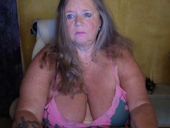 lady-vamp webcam model stream image