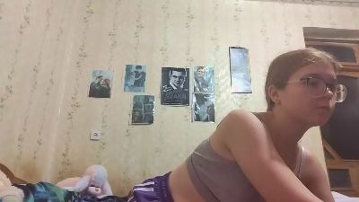 AzaleeKanz webcam model stream image