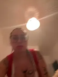 queenlo_xxx webcam model stream image