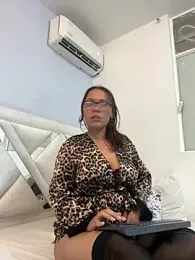 SophiaQueens webcam model stream image