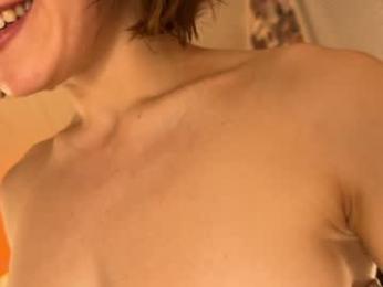 uwunikaa webcam model stream image