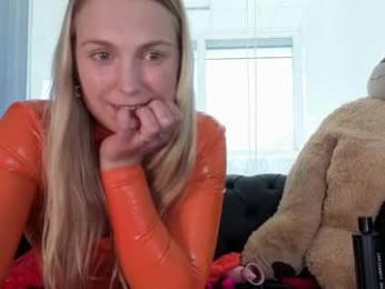 siswet19 webcam chaturbate model stream image