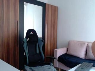 Darius Giles webcam model stream image