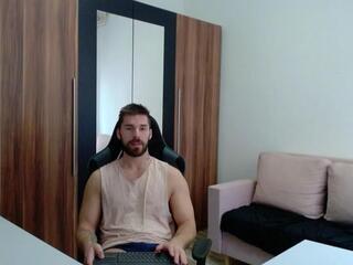 Darius Giles webcam model stream image