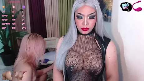 QueensOfcum webcam model stream image