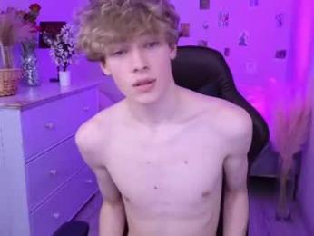 curly_twinkboy webcam model stream image