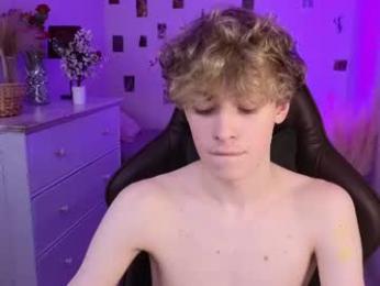 curly_twinkboy webcam model stream image