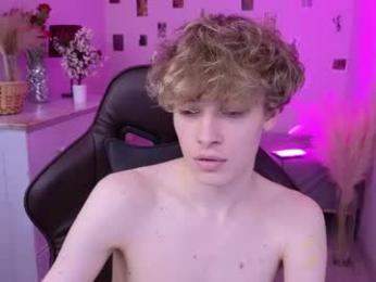 curly_twinkboy webcam chaturbate model stream image