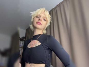 -raven webcam bongacams model stream image