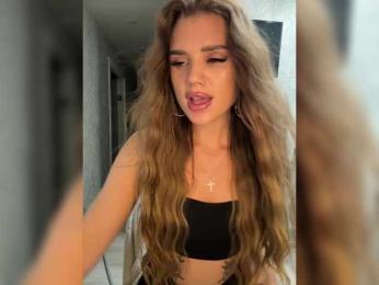 SweetyMia webcam bongacams model stream image