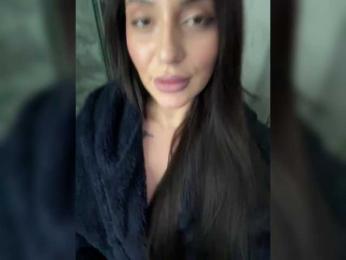 Kristalyy webcam bongacams model stream image