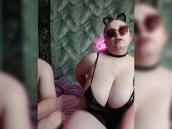 Red-rooms webcam model stream image