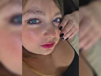 FLUFFY_BEAUTY webcam model stream image