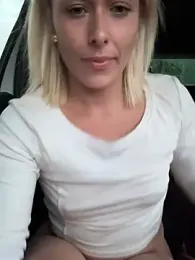 petrouchkaaa_ webcam model stream image