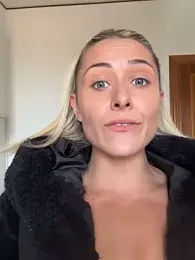 petrouchkaaa_ webcam model stream image