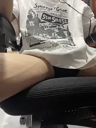 NniuAh webcam stripchat model stream image