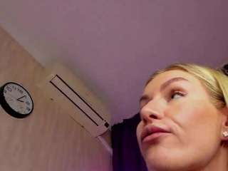 sonyakreez webcam model stream image