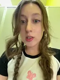 FroggyAnna webcam model stream image